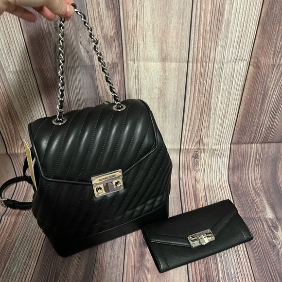 Michael Kors Backpack & Wallet Black - Picture 3 of 10